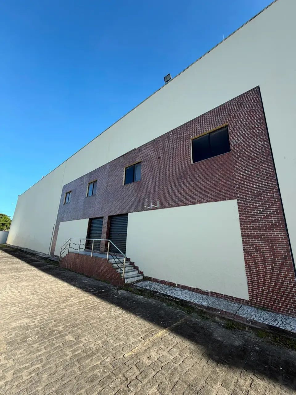 Galpão de 4.000m² para Alugar na BR-116 | Doca, Escritórios e Estacionamento - Foto 3