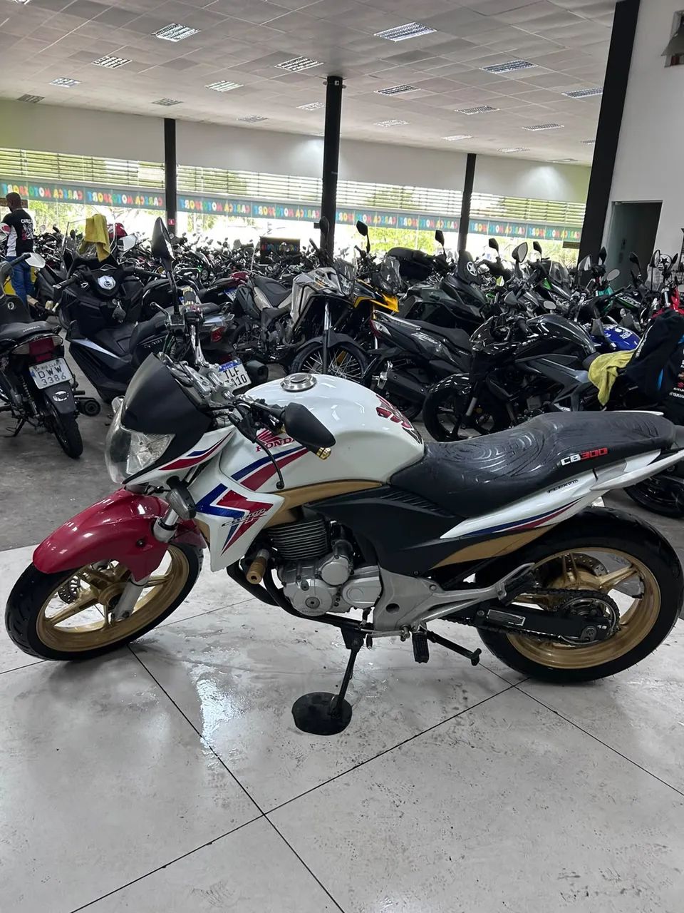 HONDA CB 300R - Foto 4