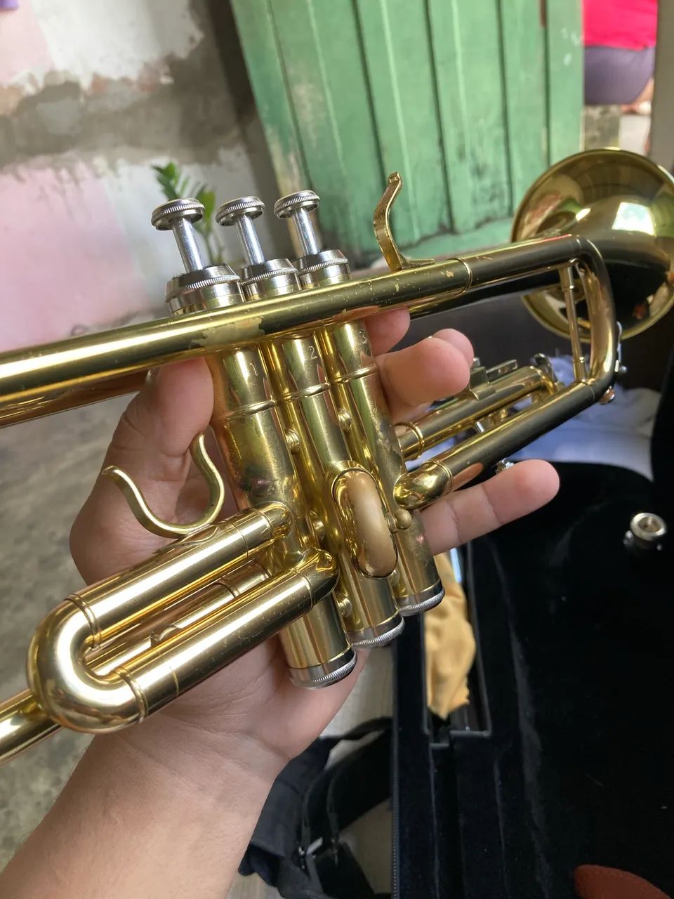 Trompete Michael semi novo com algumas marcas de uso  - Foto 5