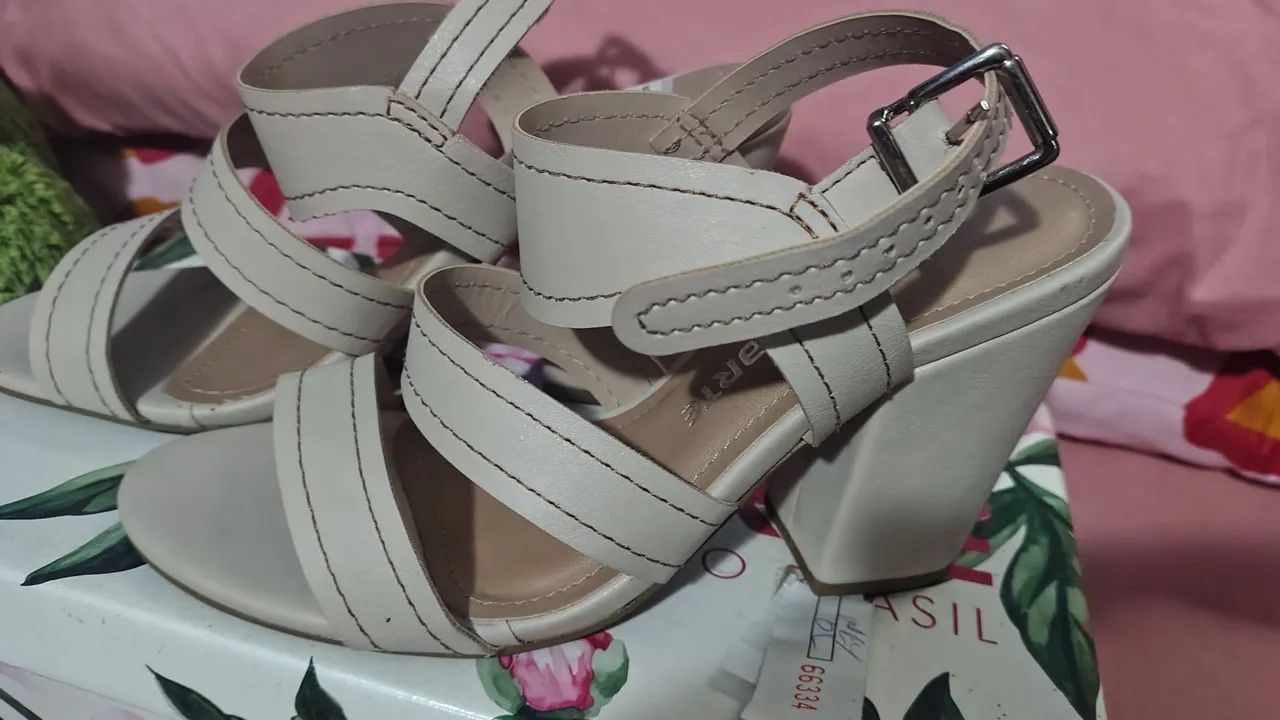 Vendo lindas sandálias  - Foto 5