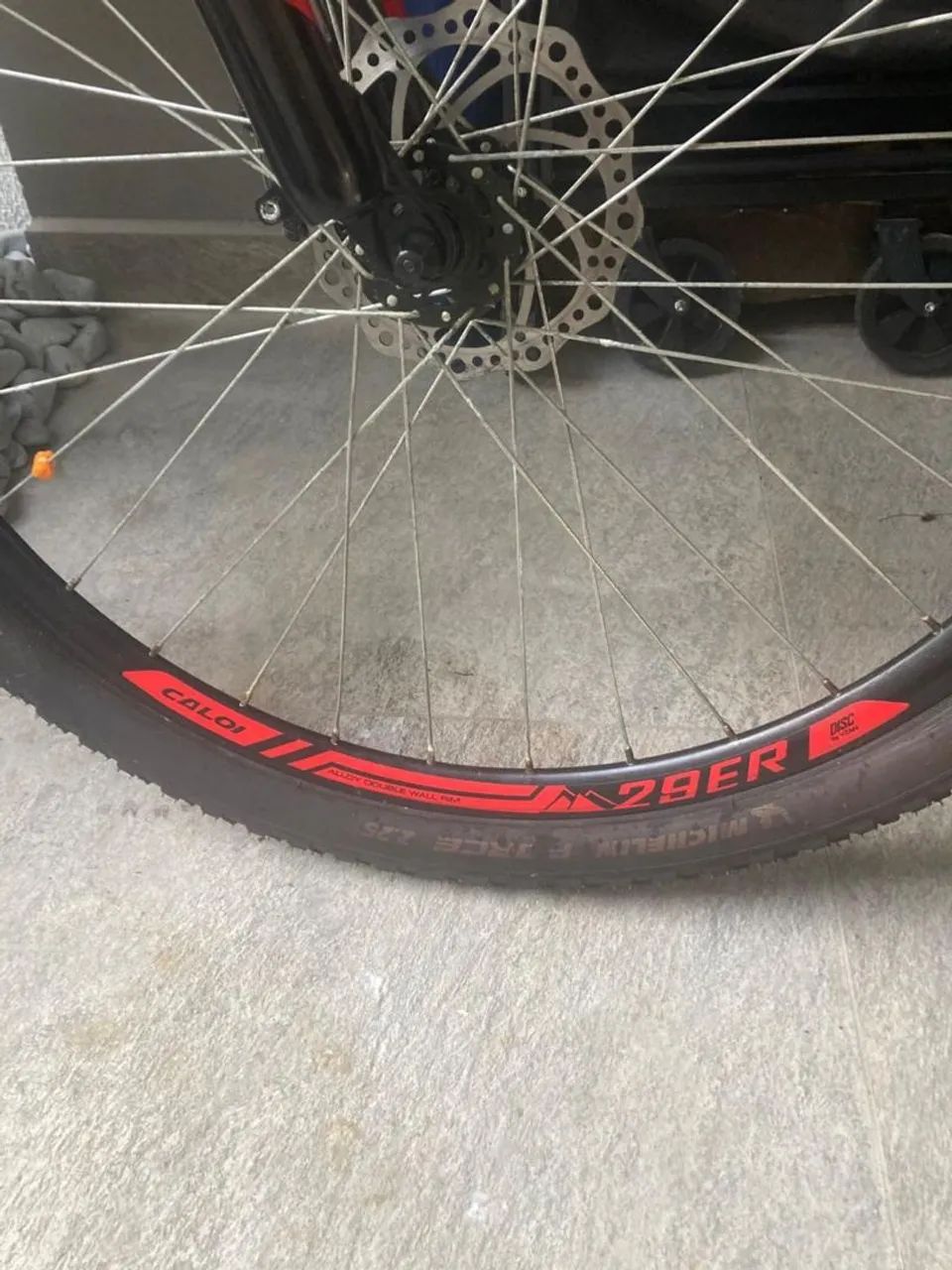 BICICLETA CALOI SUPRA T.17 ARO 29 CINZA  - Foto 3