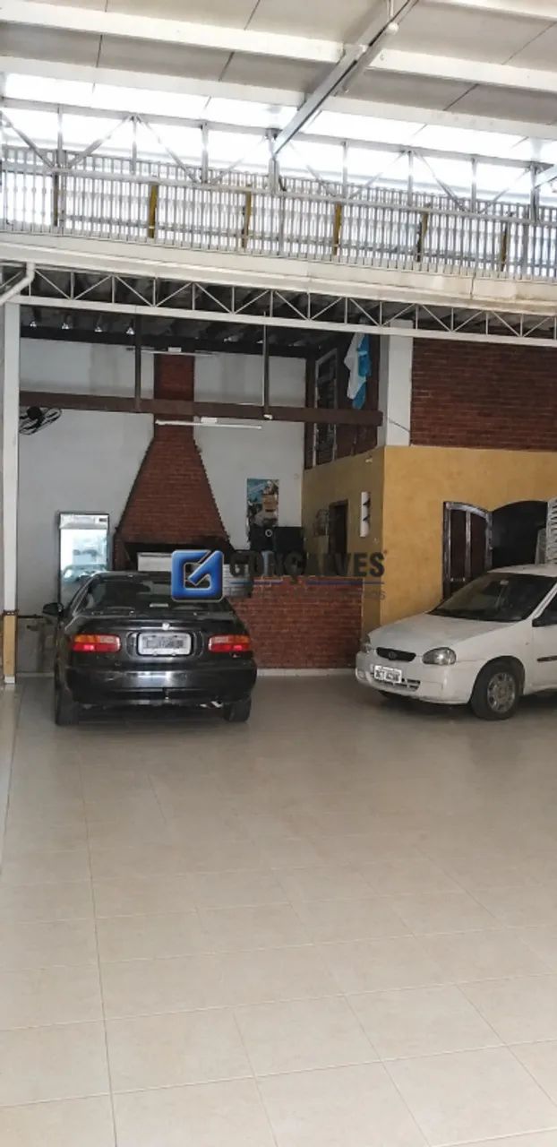 Oportunidade no Centro de SBC: Galpão com Projeto para 9 Kitnets