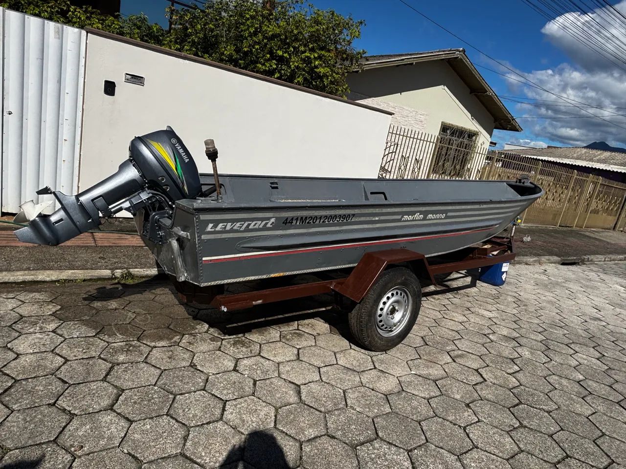 Barco com carretinha e motor  - Foto 2