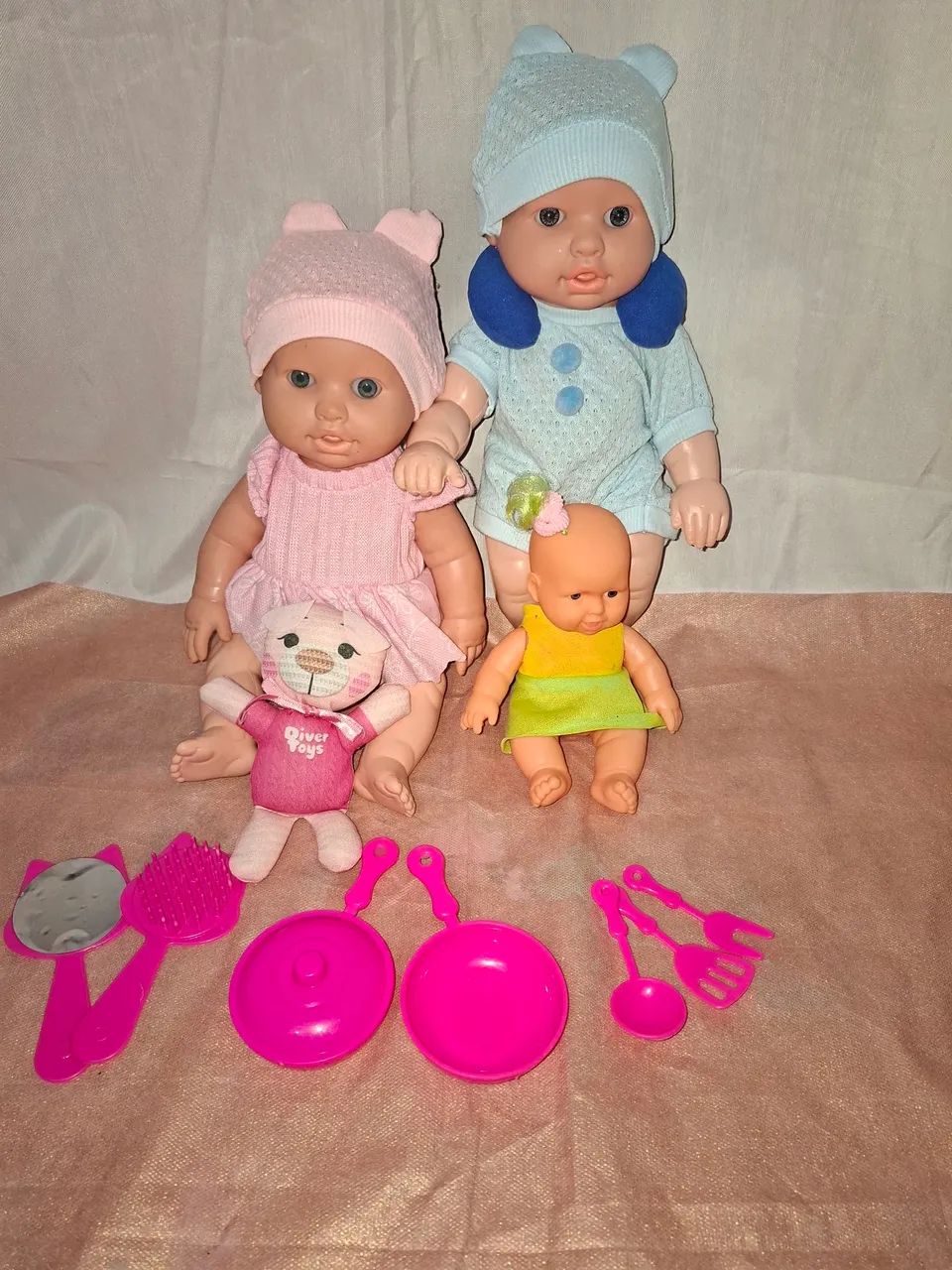 Lotinho com 2 kits Bonecas