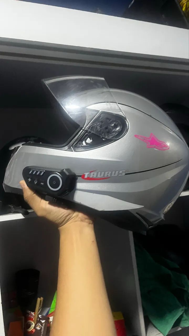 Capacete taurus vintage com intercomunicador 