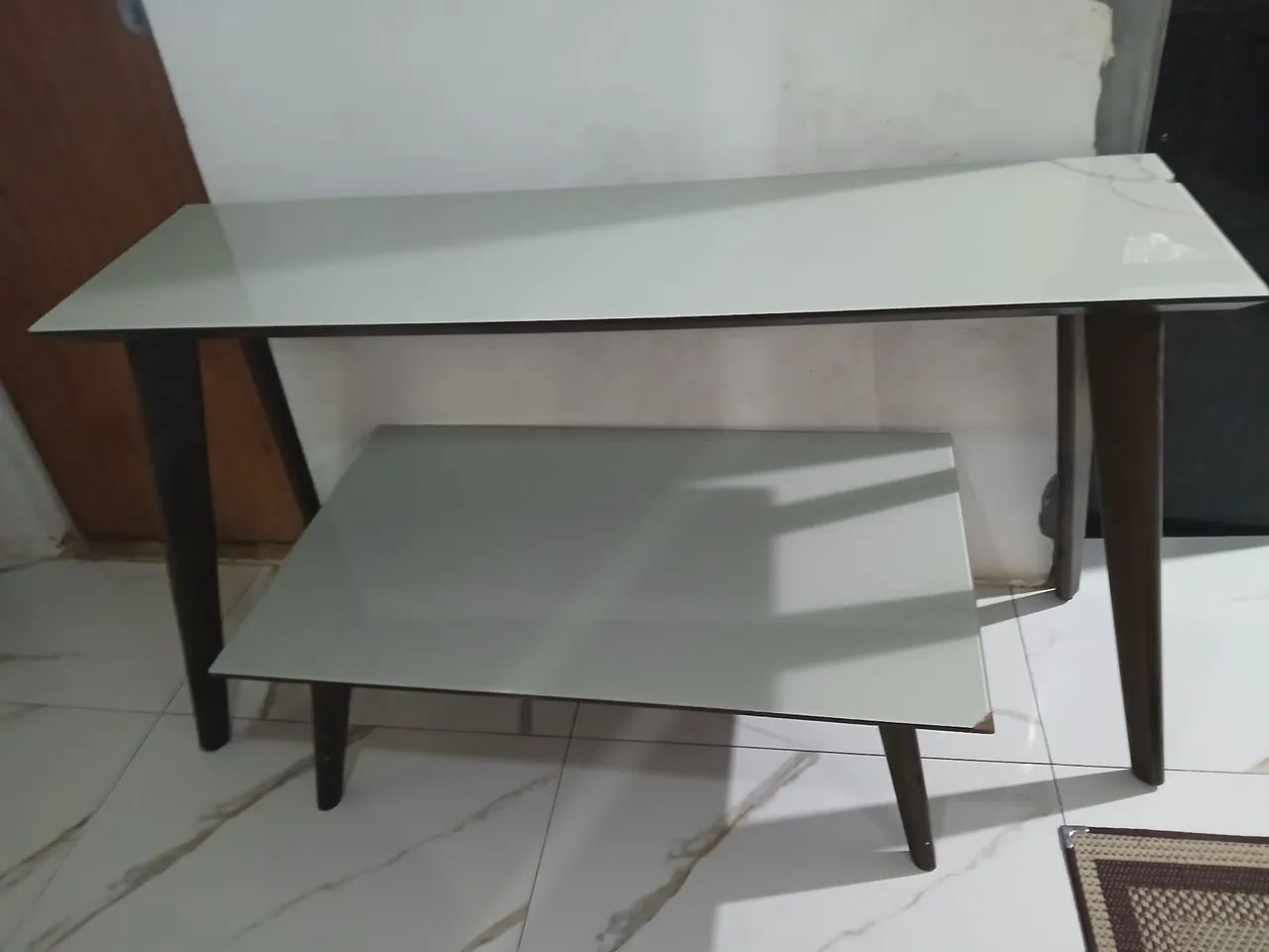Vendo  aparador e mesa  