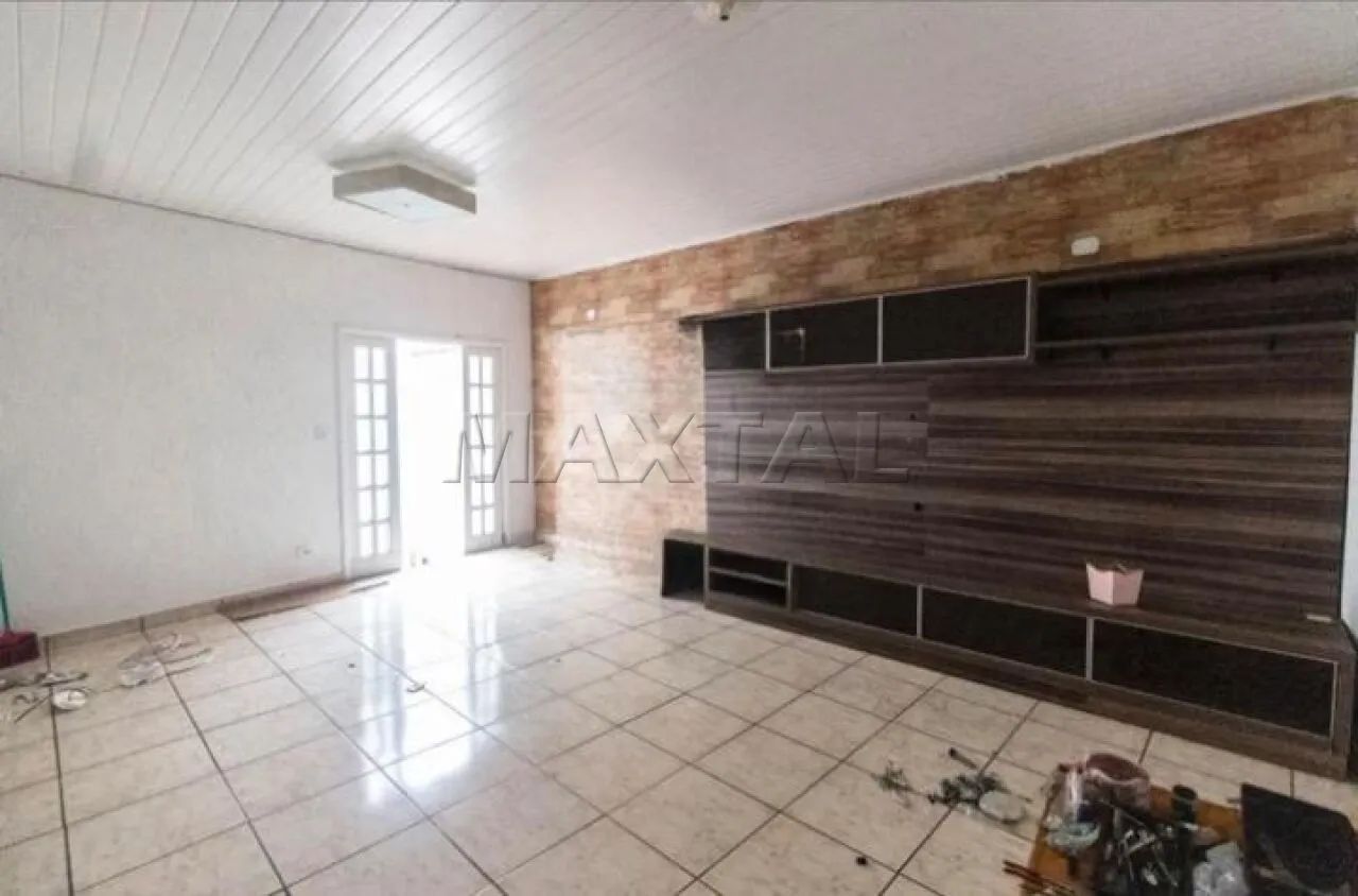 Sobrado Amplo na Av. General Ataliba Leonel, com 3 quartos e 160 metros.
