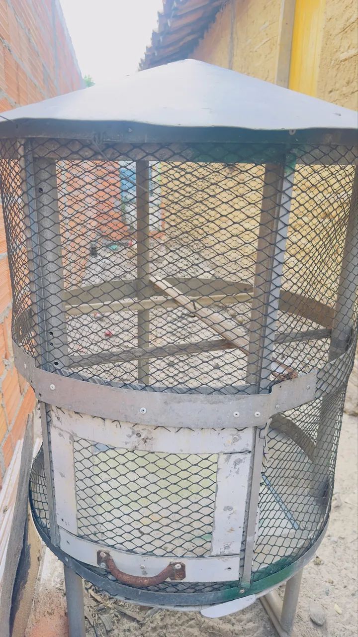 Gaiola pra pássaros e galos de alumínio  - Foto 2