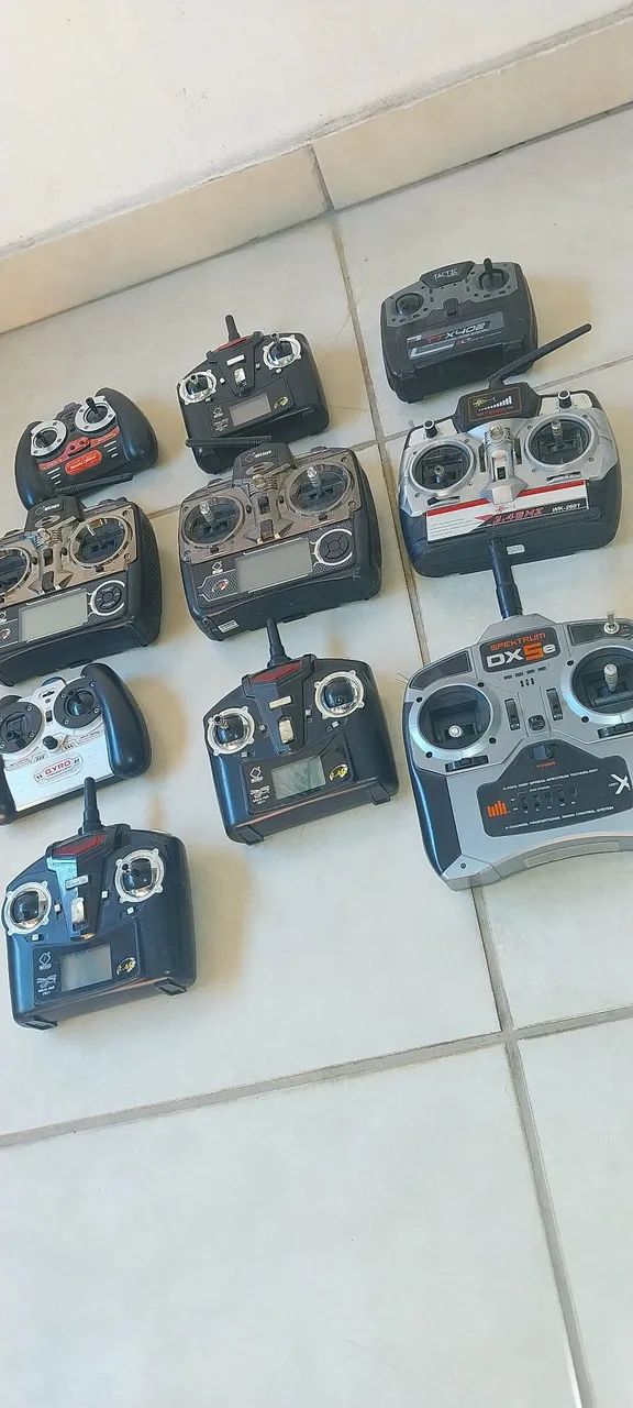 Lote de rádios aeromodelo 