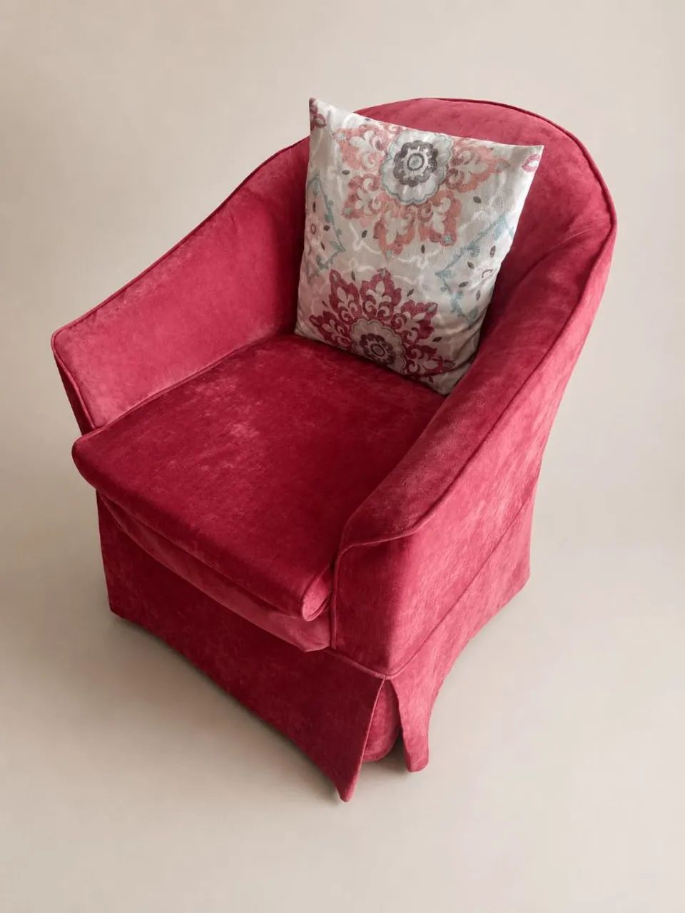 Poltrona com capa removível/lavável 