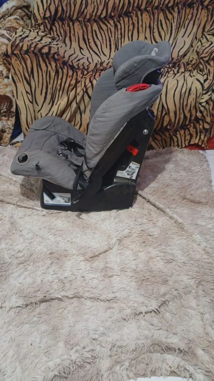 Cadeirinha de bebê pra usar no carro - Foto 3