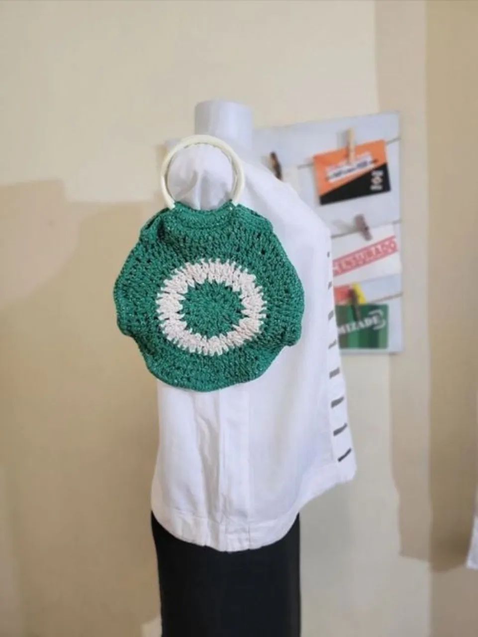 Bolsa crochê verde redonda alça  - Foto 3