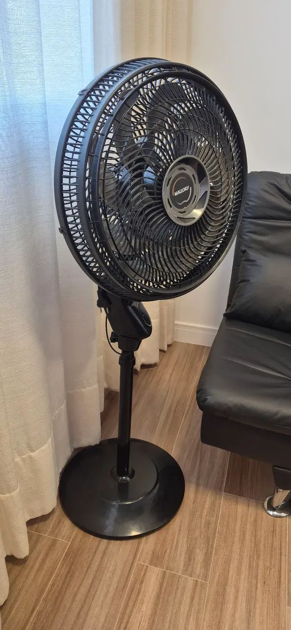 Vendo Ventilador de Pé - Mallory