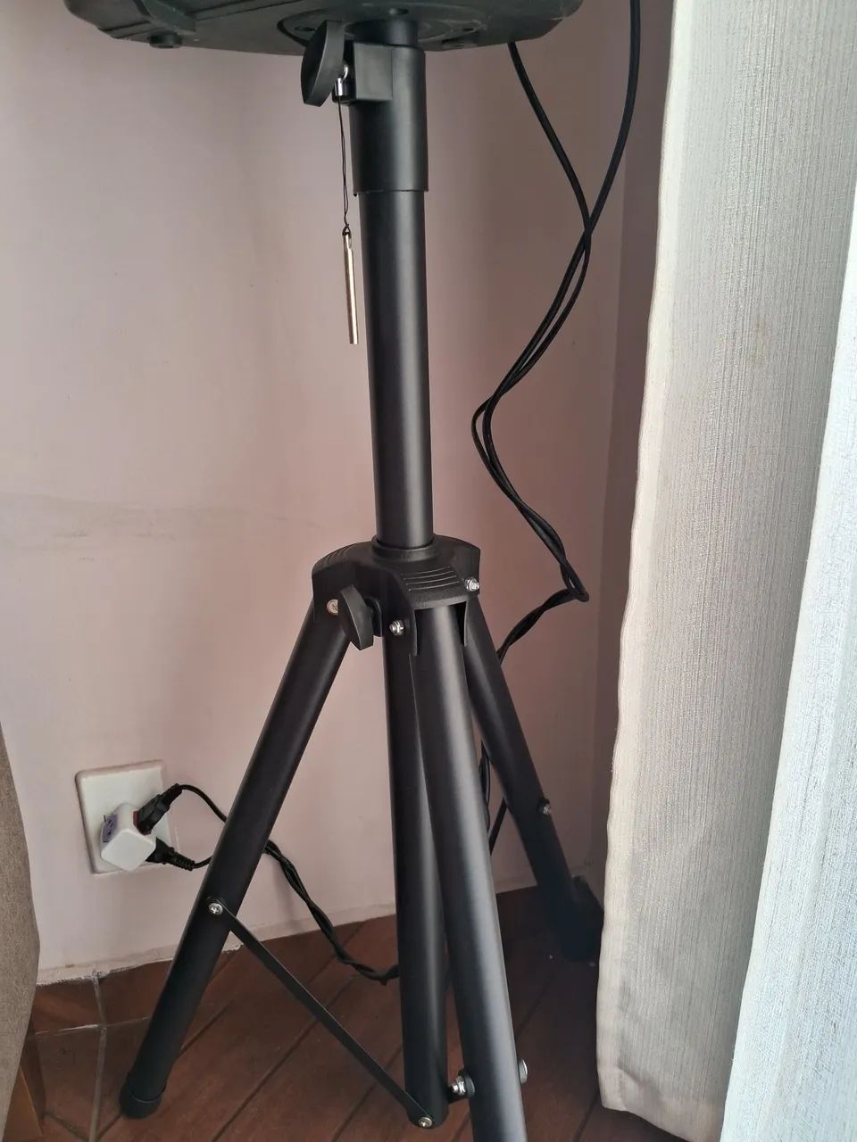 Pedestal para caixa de som 
