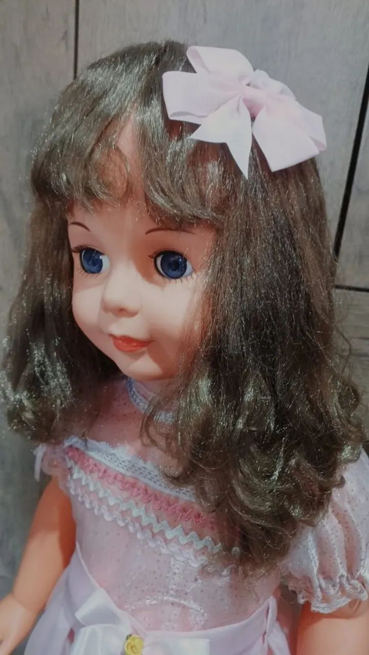 Boneca amiguinha da estrela com vestido cor de rosa