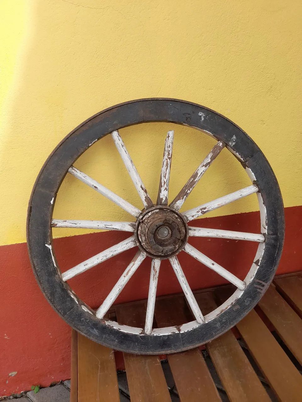 Roda de carroça de madeira no estado 72cm - Foto 5