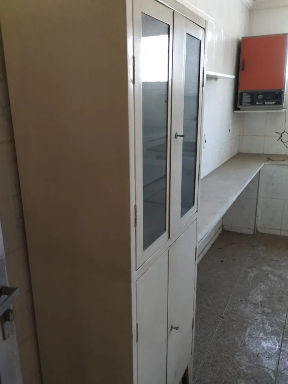 Armário  vitrine  hospitalar usado  - Foto 2