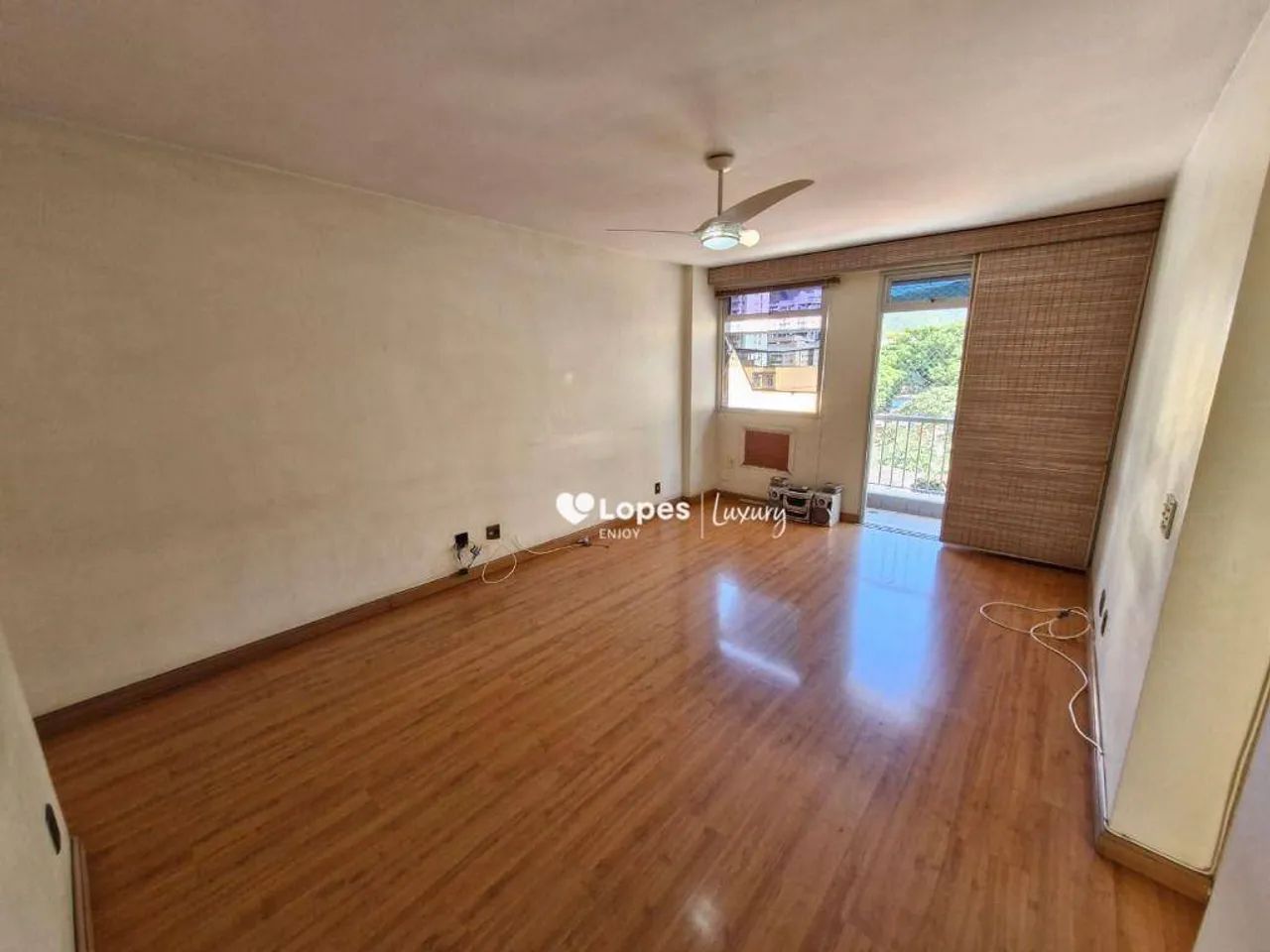Apartamento de 1 quarto com 1sendo um revertido com banheiro