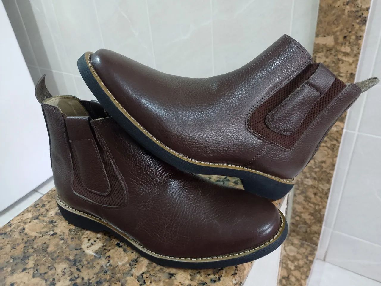 Bota couro 37 