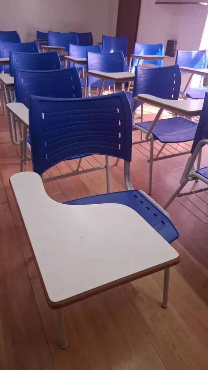 Cadeiras universitária 