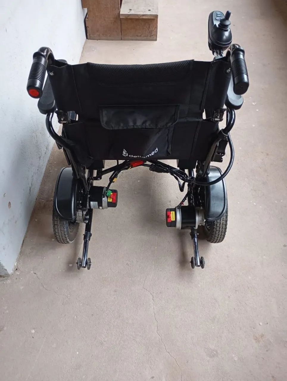 Cadeira de rodas motorizada e normal  - Foto 3