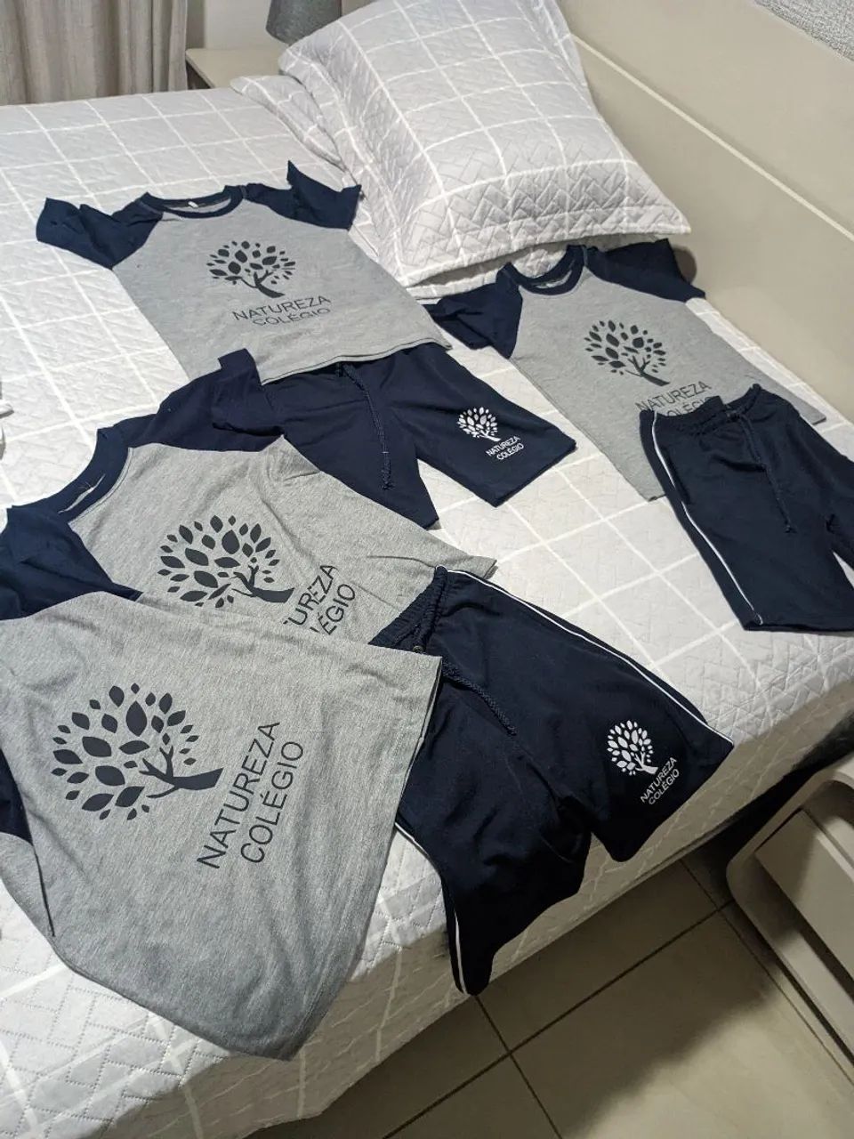 Uniforme colégios natureza 6 a 7 anos.