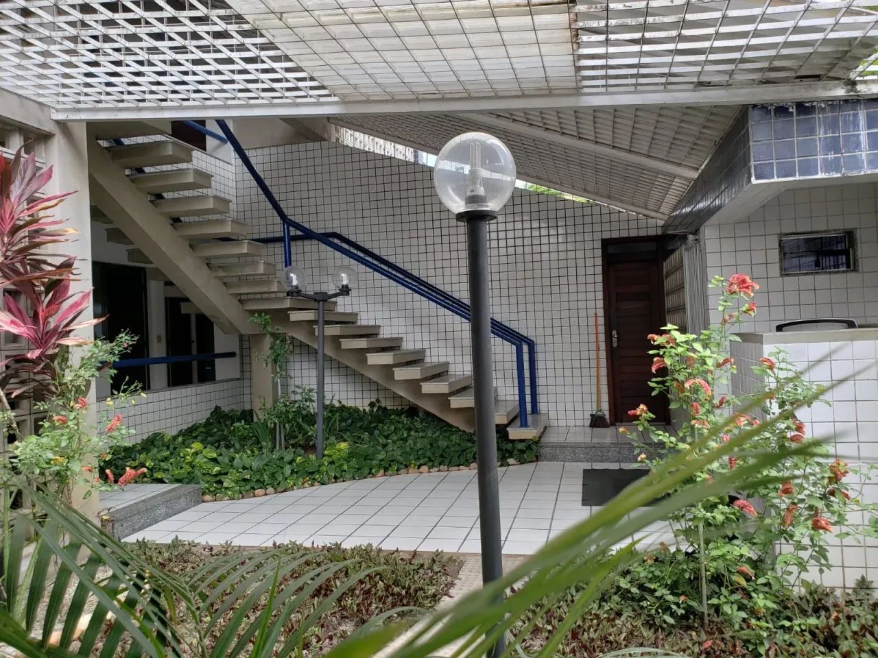 Prédio/Edifício inteiro para venda possui 4000 metros quadrados em Casa Forte - Recife - P