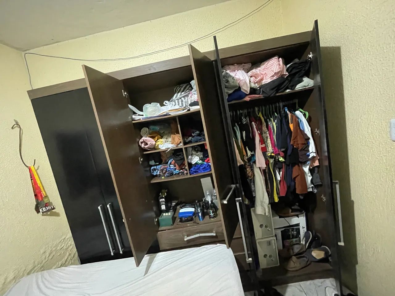 GUARDA-ROUPA 6 PORTAS COM 4 GAVETAS  - Foto 2