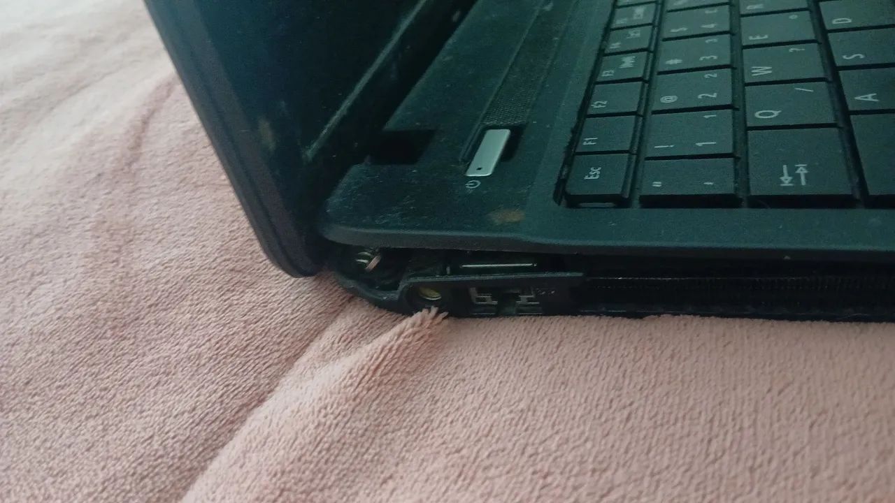 Notebook Acer (Defeito no local de carregamento) - Foto 3