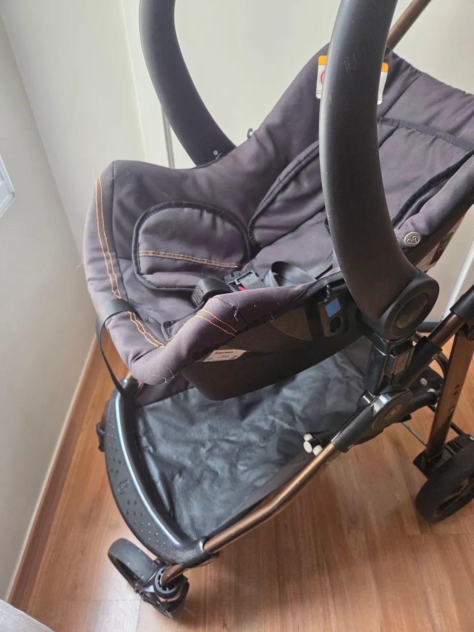 Carrinho de bebê Galzerano + bebê conforto - Foto 4