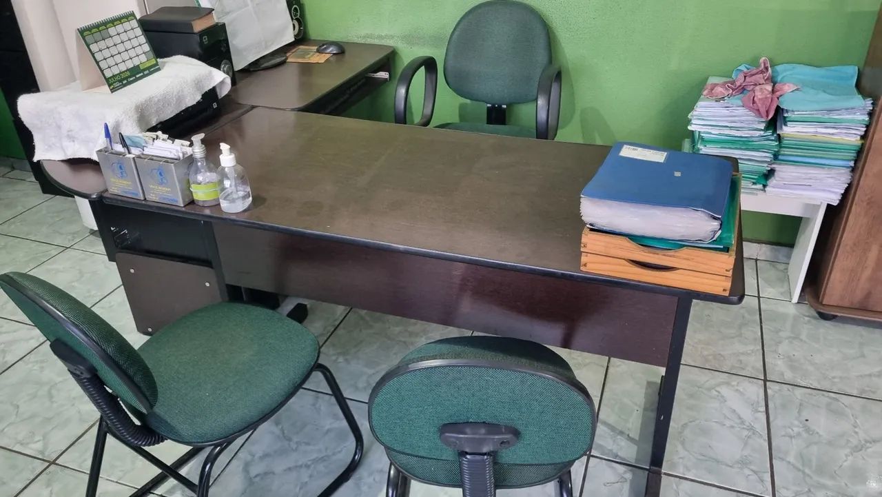 Mesa conjunto em L com cadeiras. - Foto 2