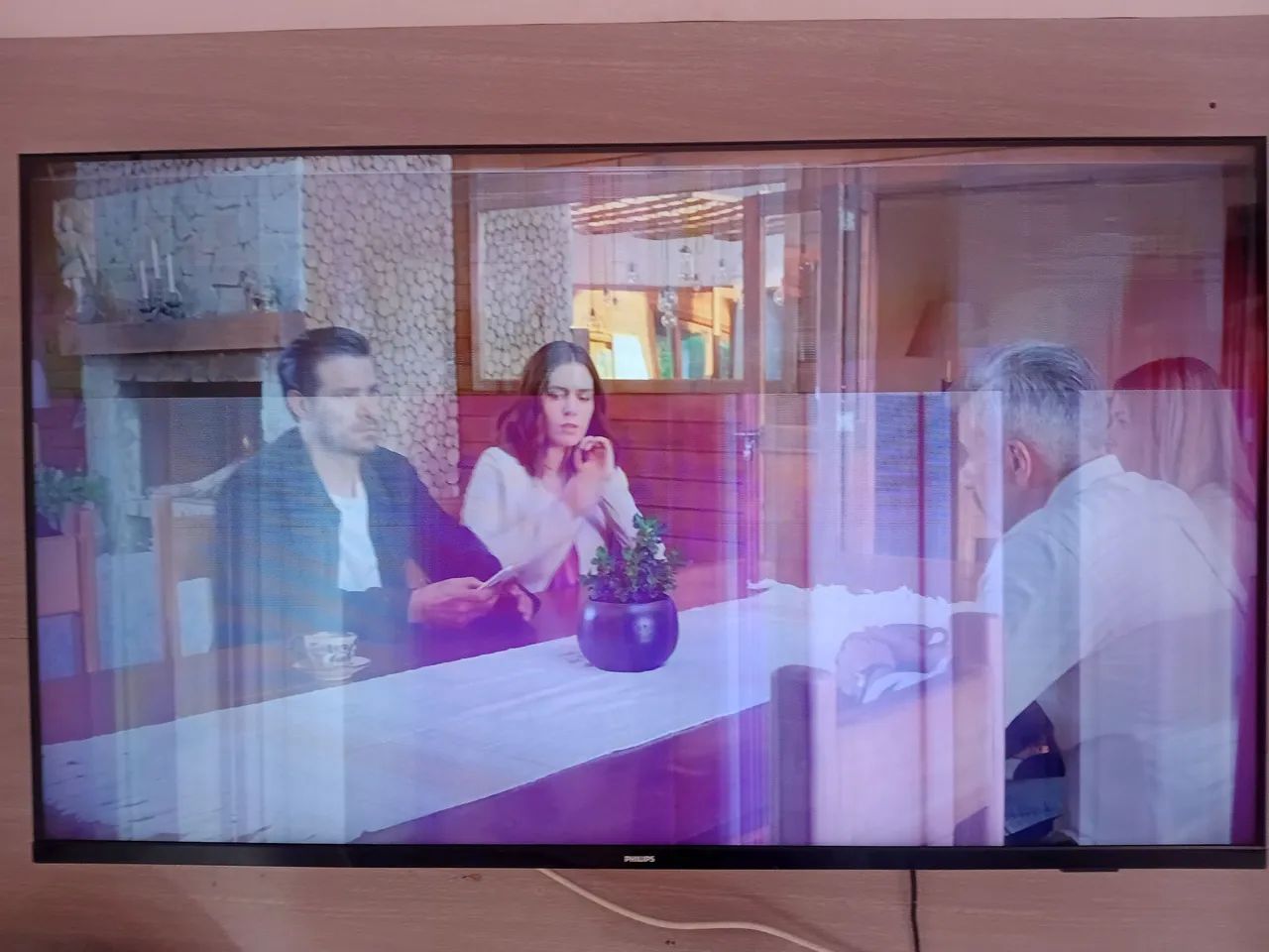 Vendo TV Philips 42 polegadas - Foto 2