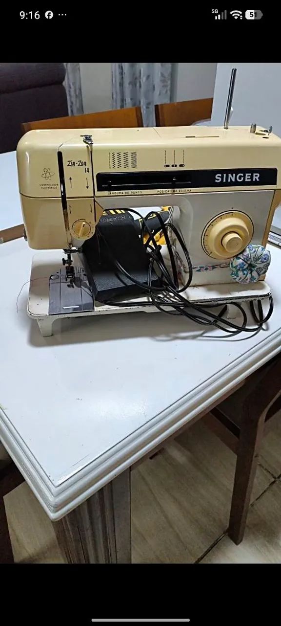 Máquina de costura antiga - Foto 2