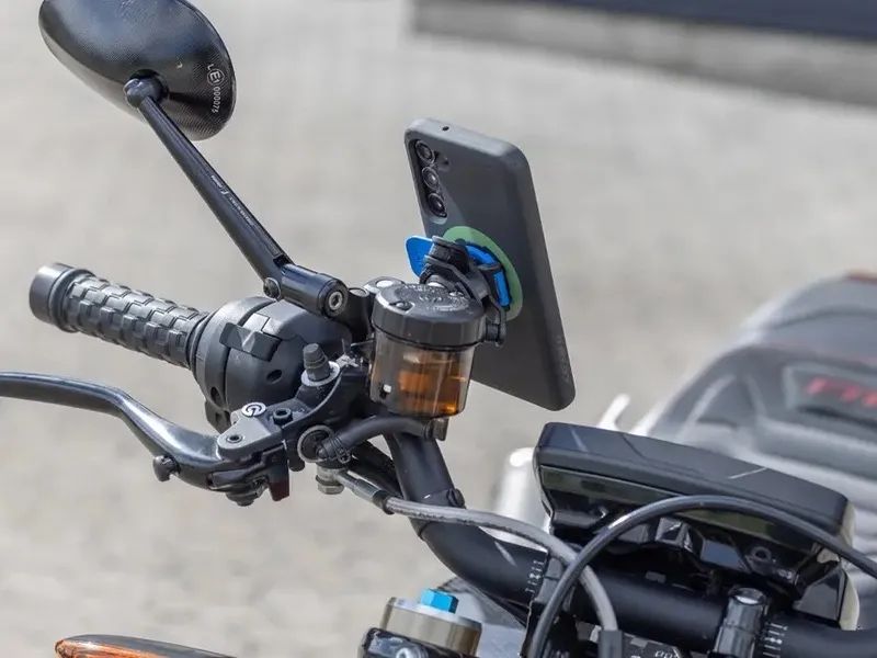 Suporte de Celular para moto - QuadLock - Foto 2