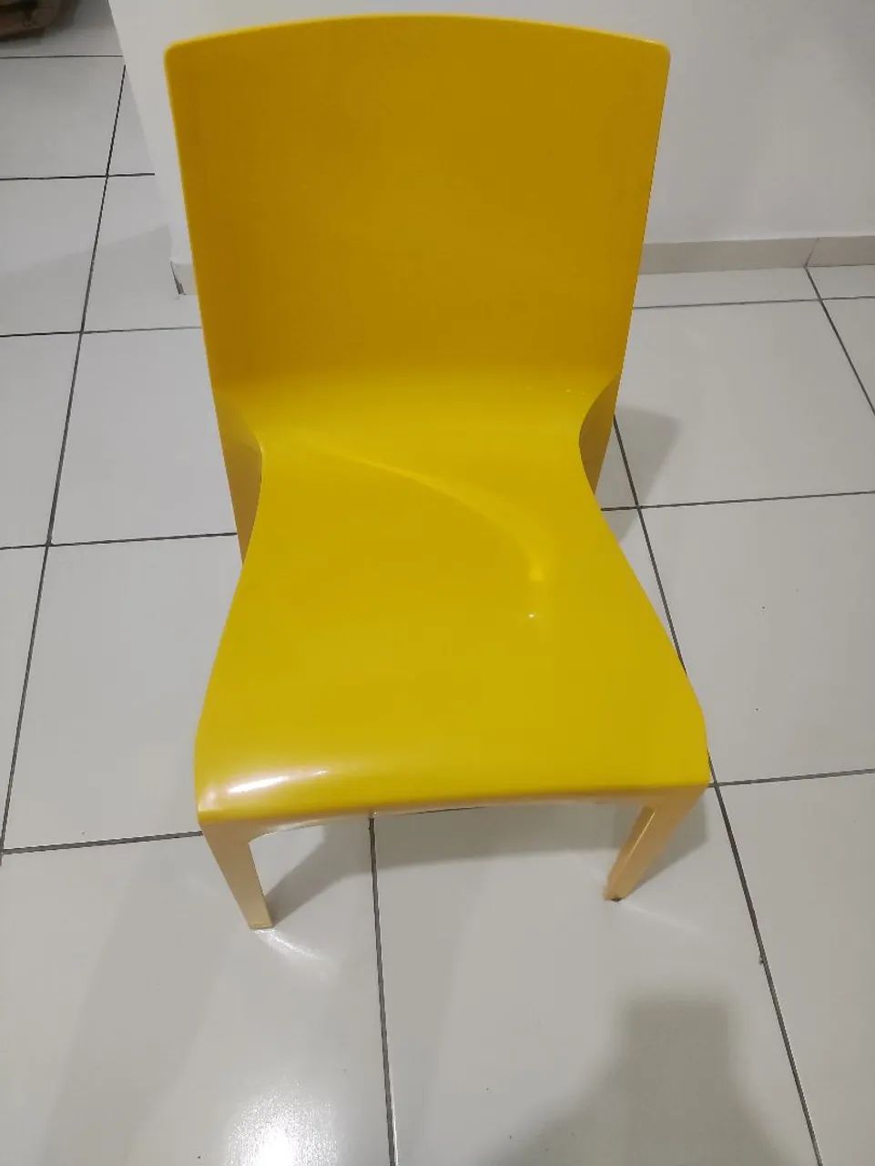 Cadeira Amarela  - Foto 2