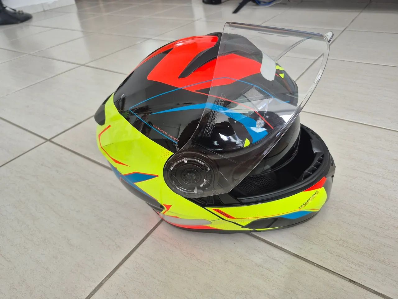 Capacete Norisk Force Quantum Preto Amarelo fluor SEMI-NOVO  - Foto 4