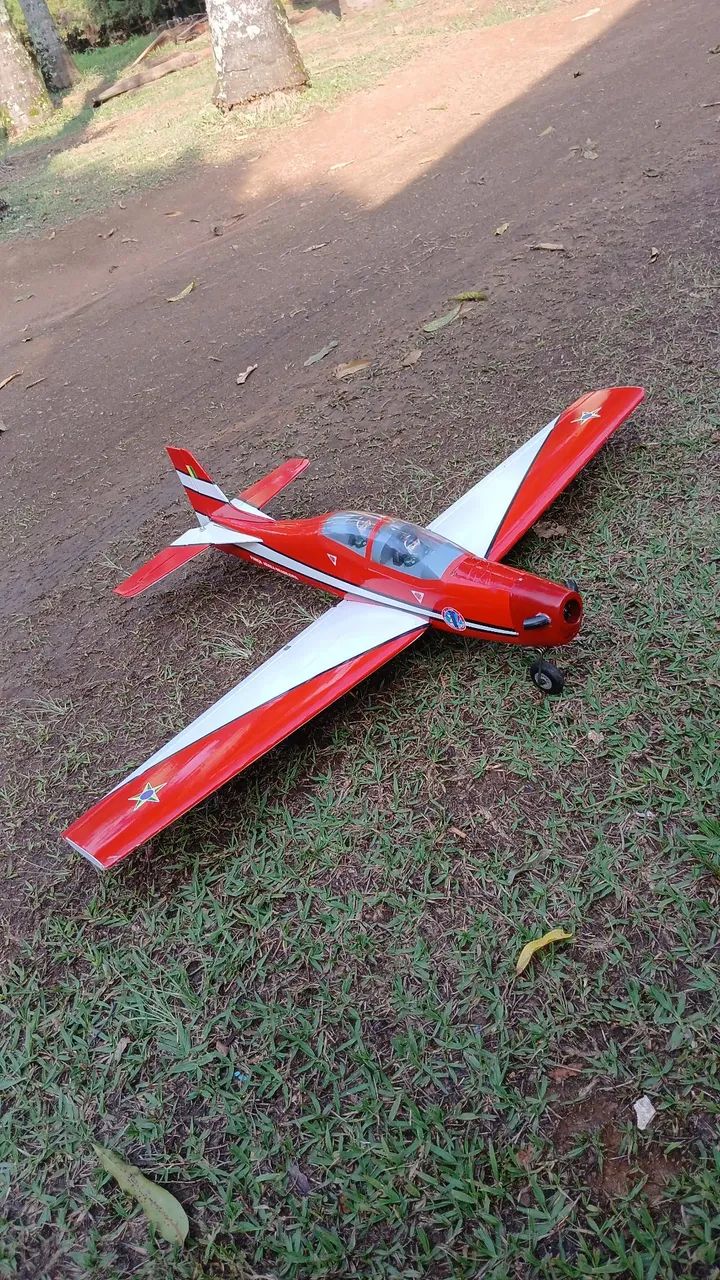 Vendo aeromodelo tucano 