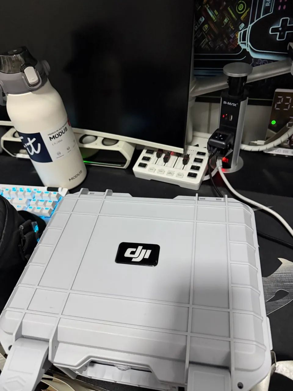 Drone DJi mini 3 pro com tela e maleta completa  - Foto 2