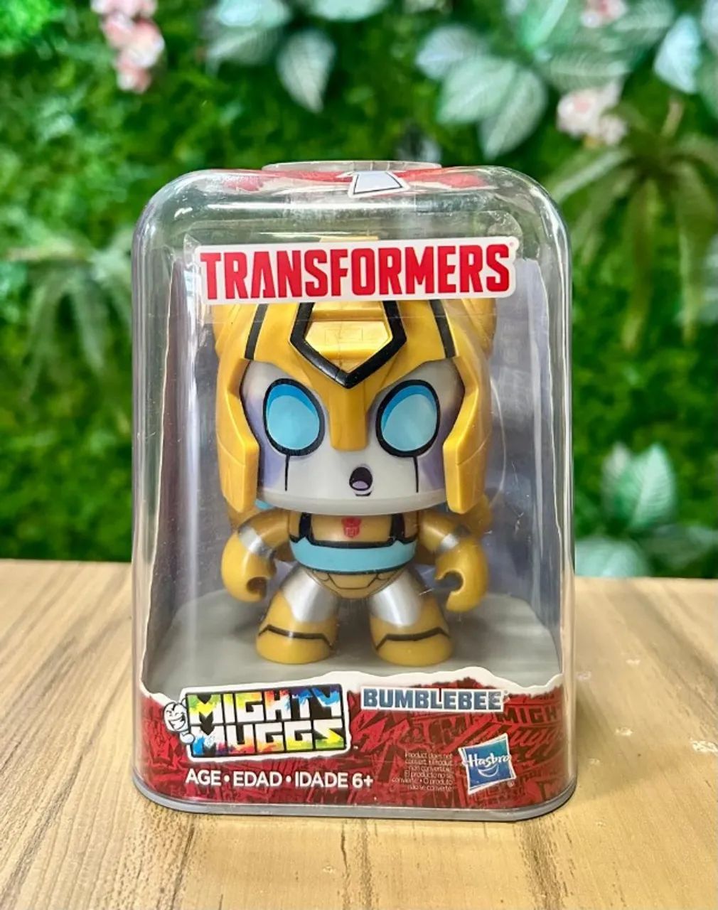 Boneco Transformers Mighty Muggs Bumblebee E3456 Hasbro Action Figure miniatura - Foto 4