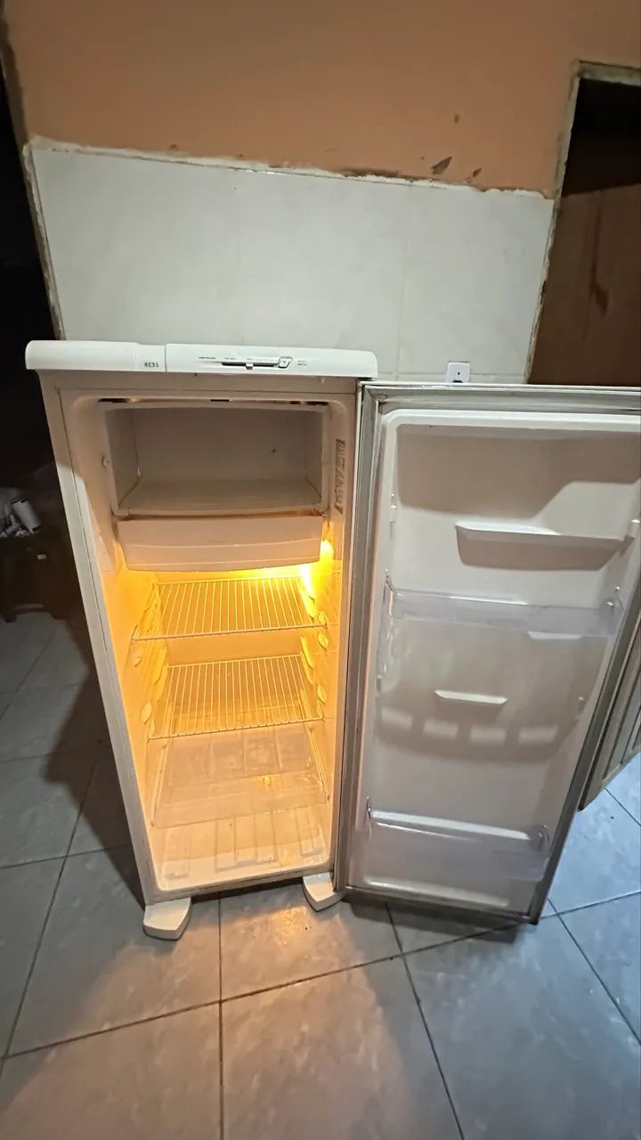 Geladeira em perfeitas condições - Foto 2