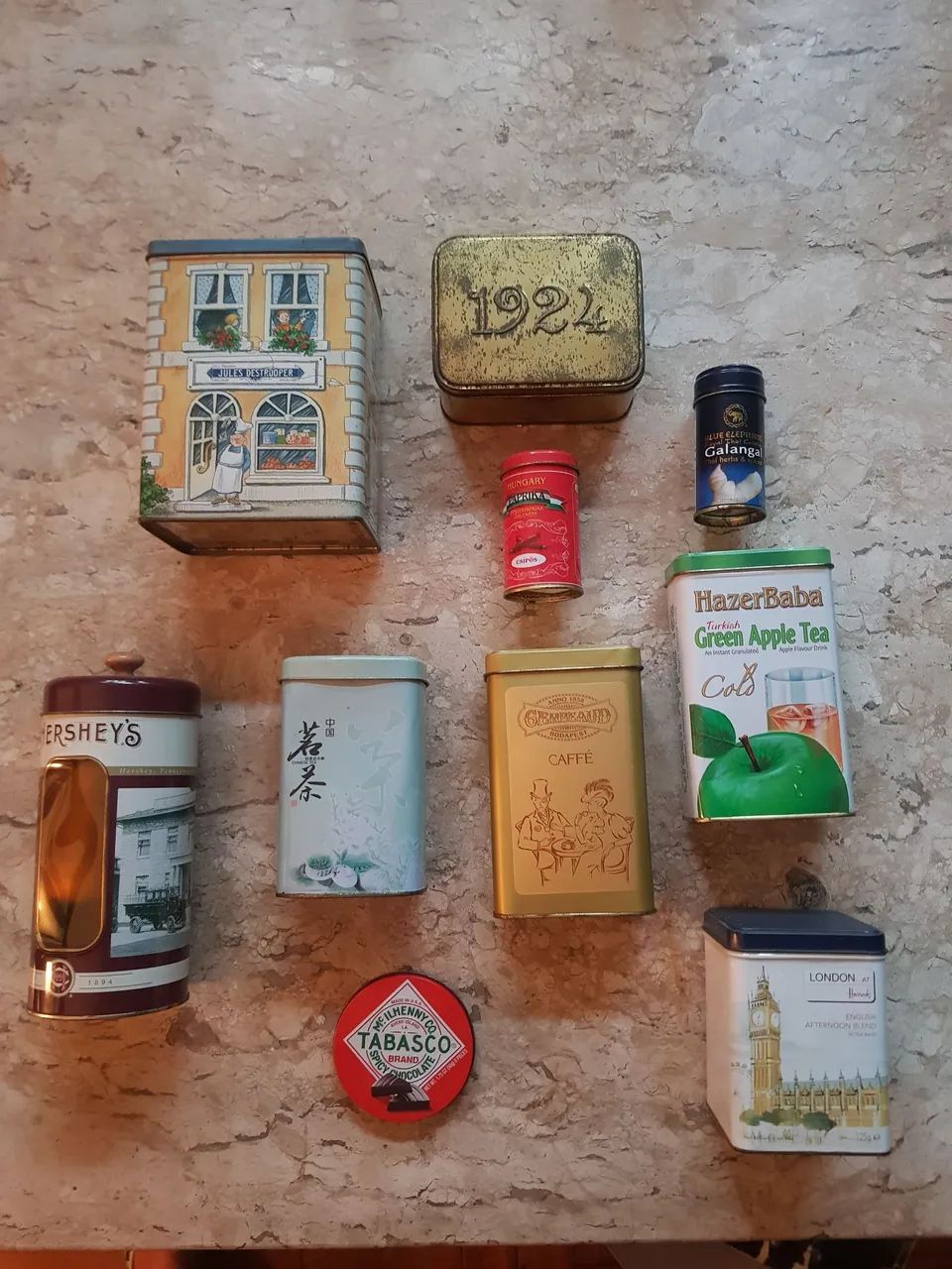 Coleção de latas importadas