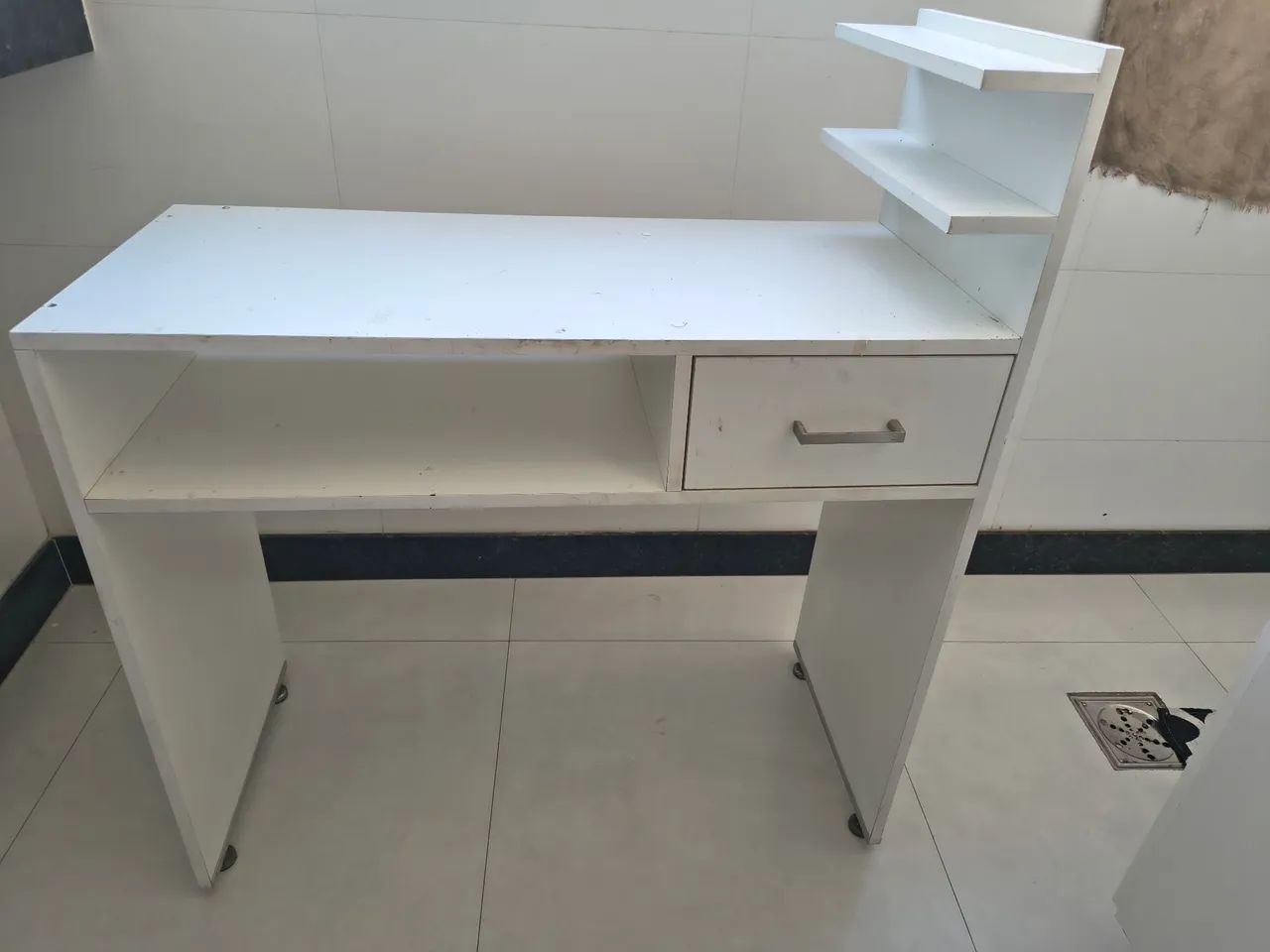 MESA PARA MANICURE 