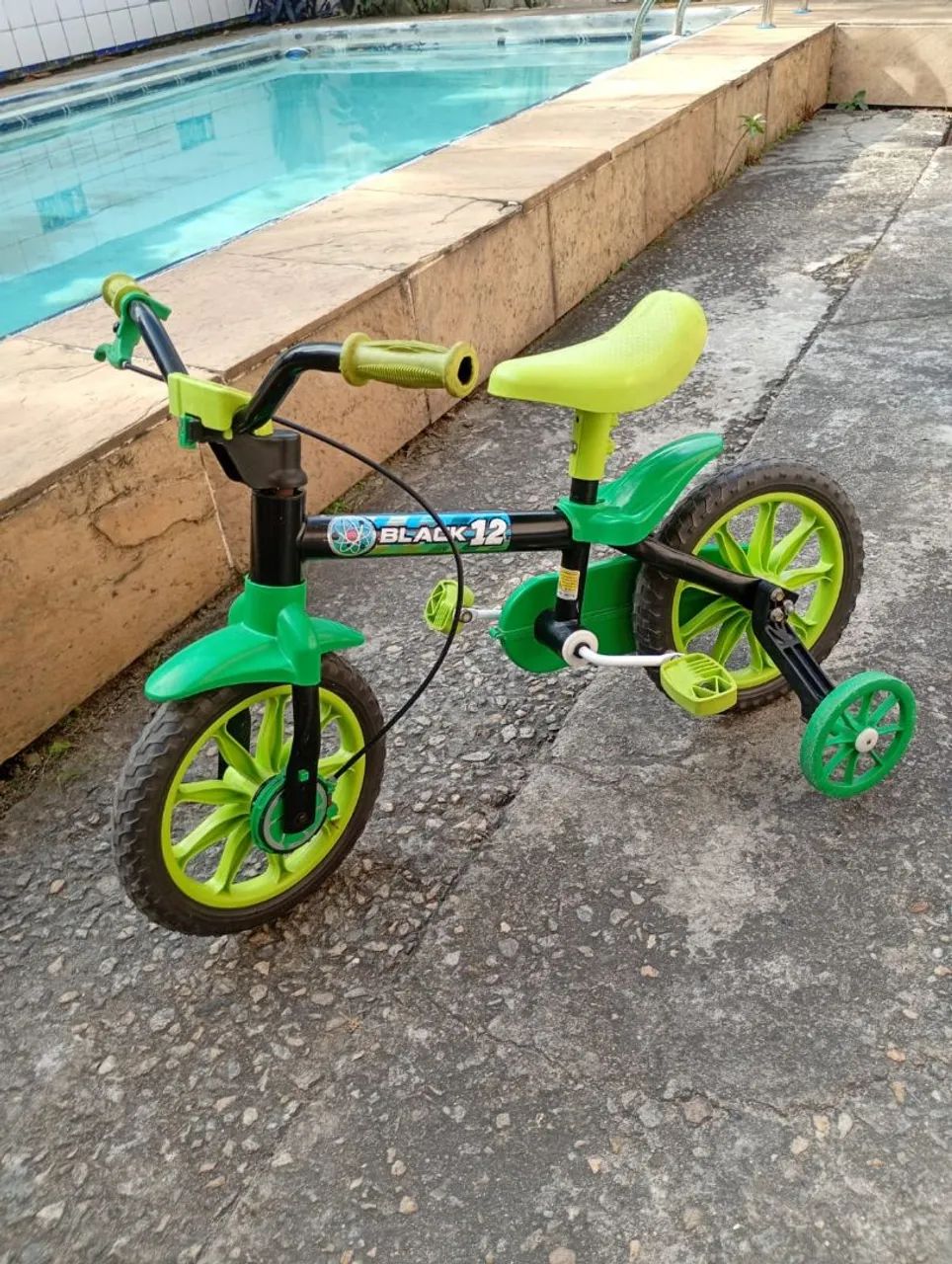 Vendo bike aro 12 (infantil) usada e funcionando perfeitamente.