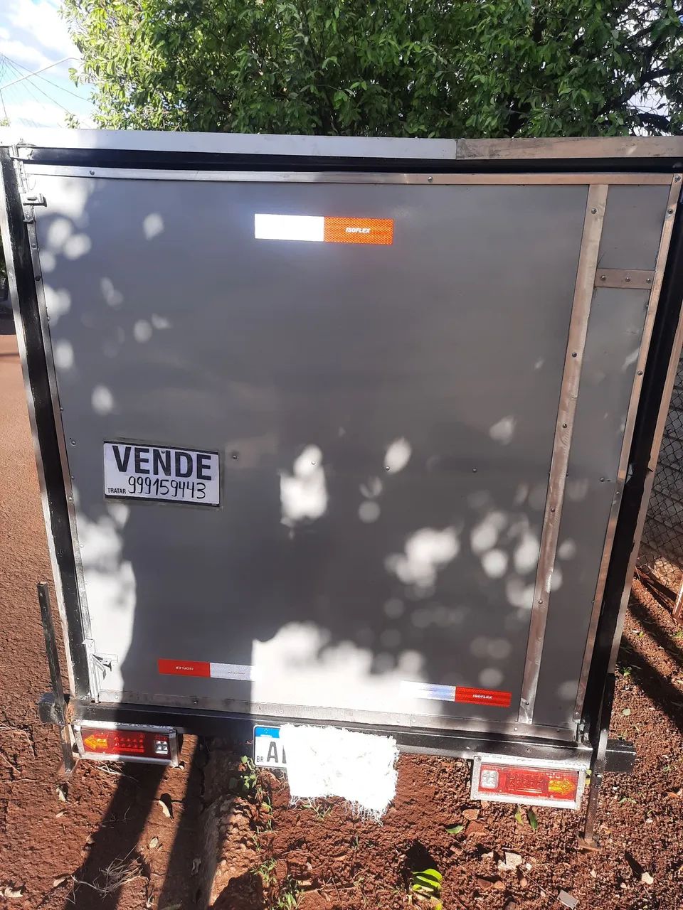Vende-se carretinha baú nova - Foto 5