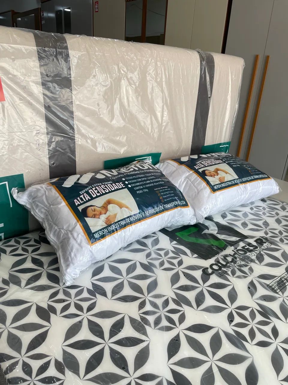 CAMA + CABECEIRA + 2 TRAVESSEIROS  - Foto 3