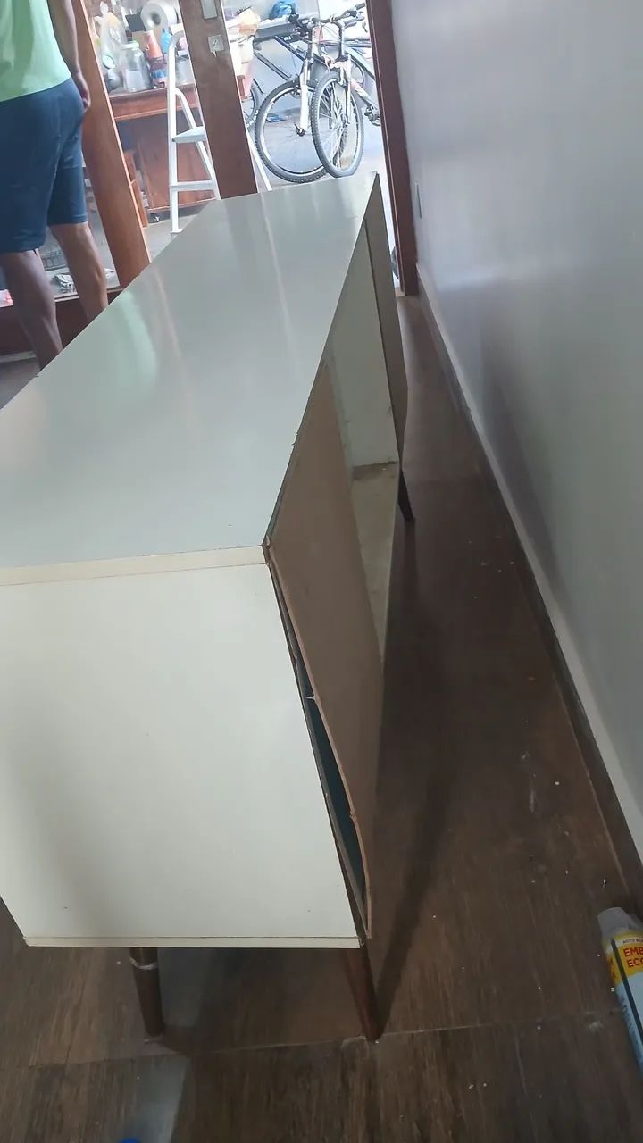Rack com pé palito e portas - Foto 4