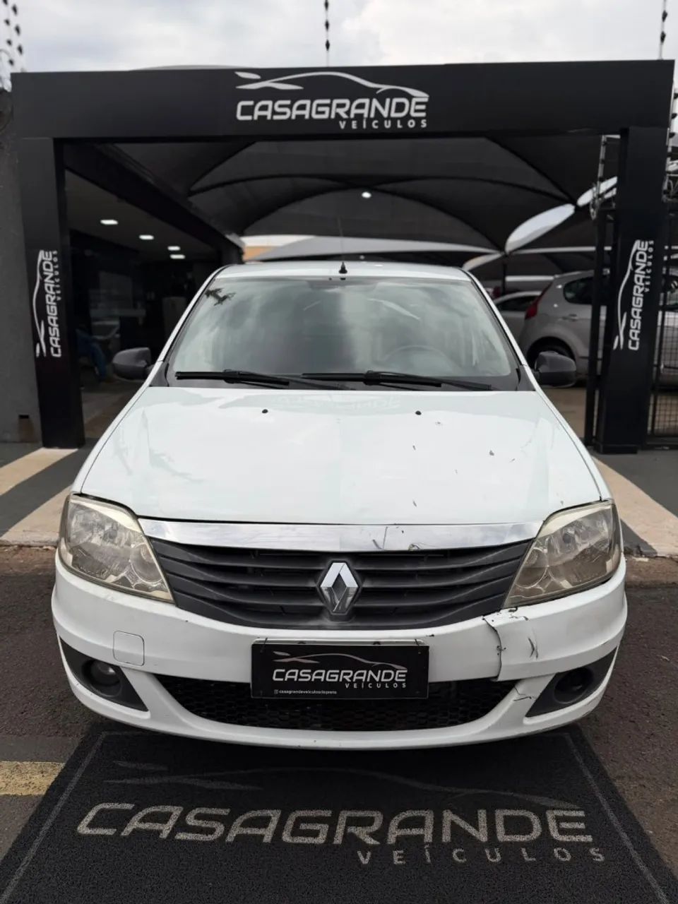 Renault Logan Expres./Exp. UP Hi-Flex 1.0 16V 4p, foto 3 de 18