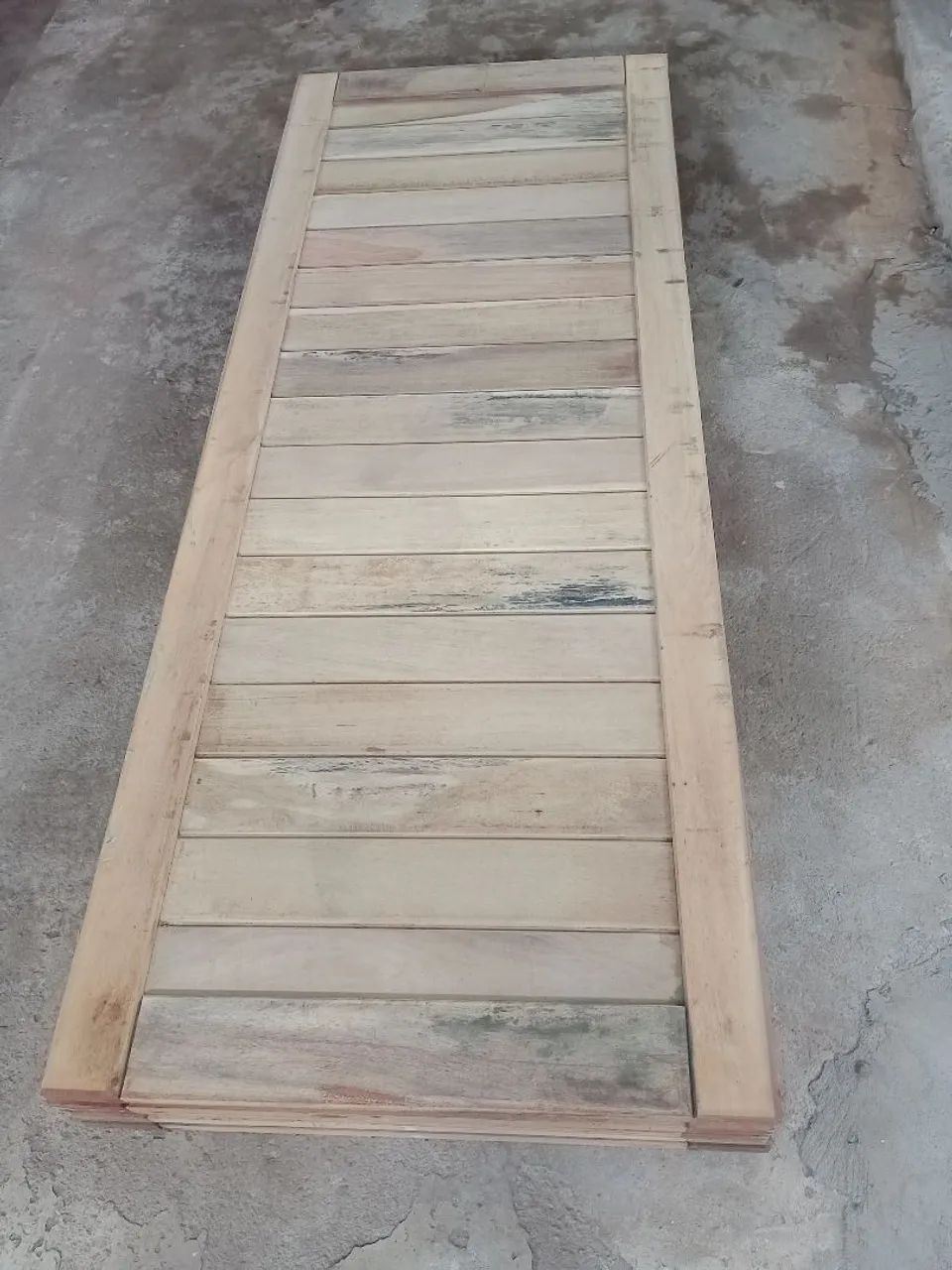 Porta de 80x2.10cm maciça 