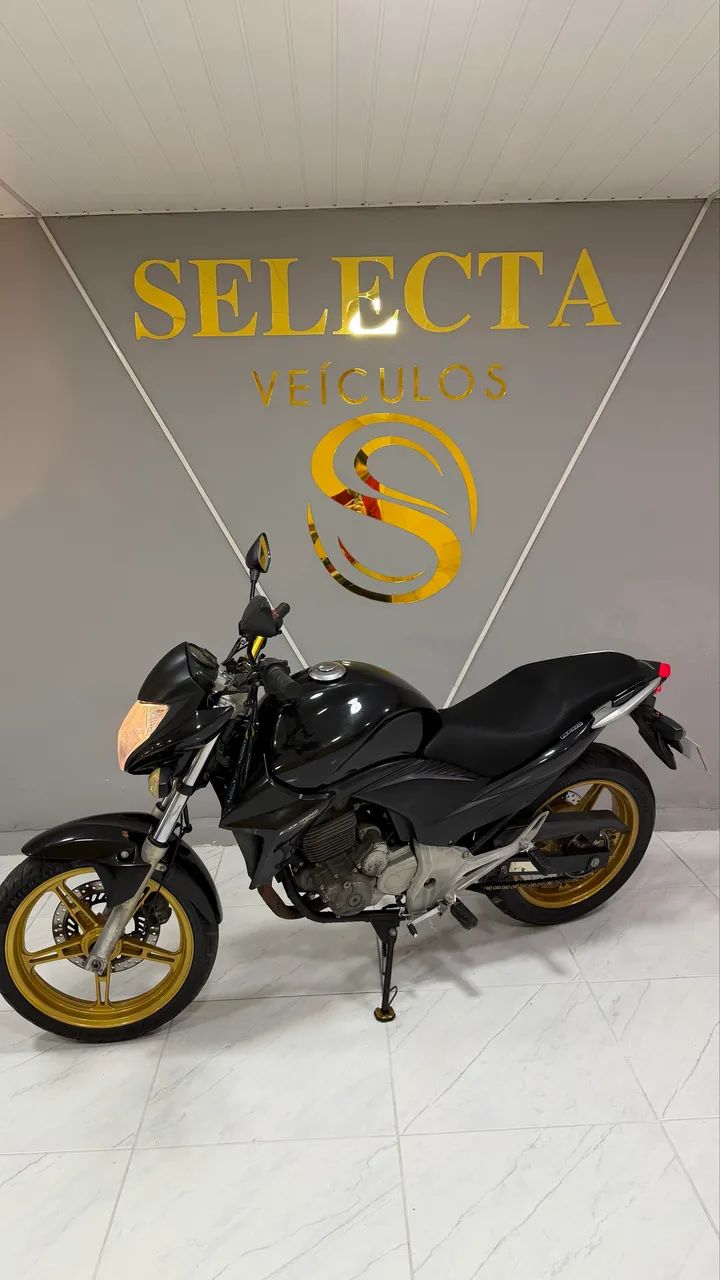CB 300