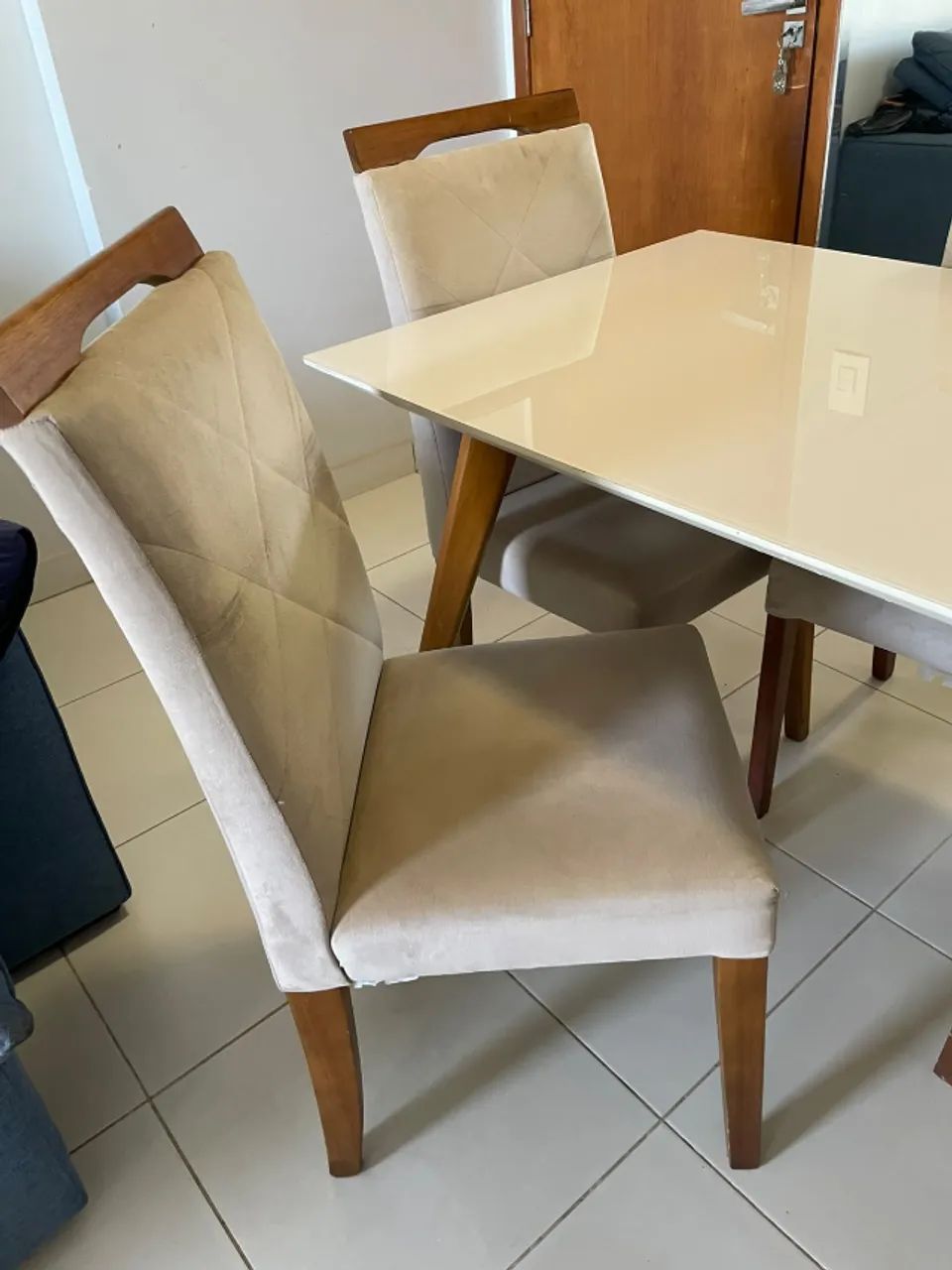 Mesa de Jantar com 4 Cadeiras - Foto 3